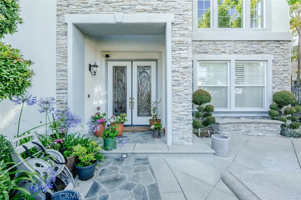 17405 S Vinwood Lane S Yorba Linda, CA 92886