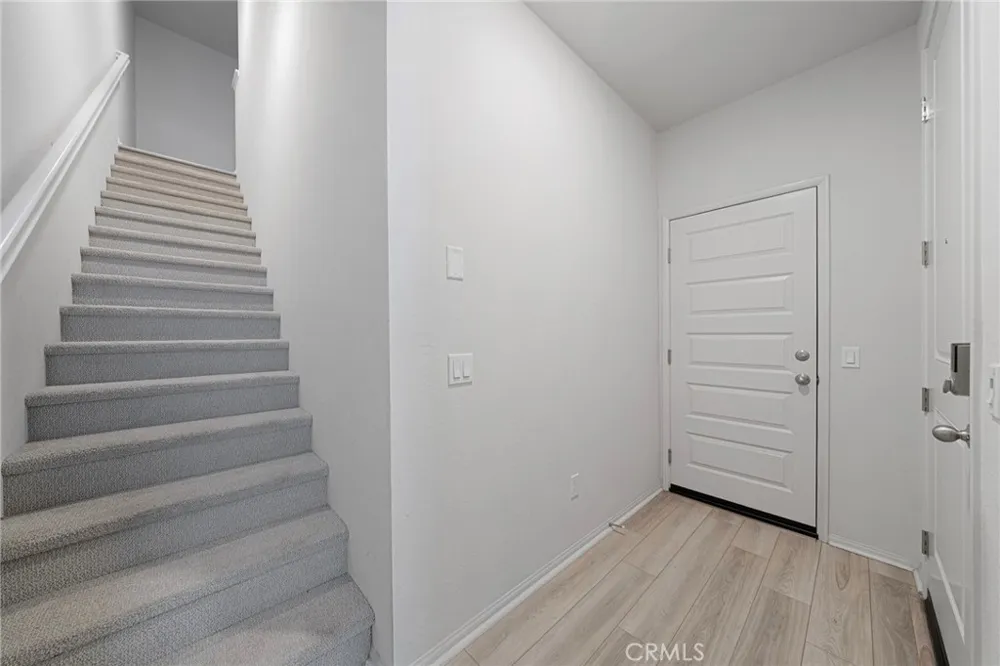 236 lockhart Way West Covina, CA 91790