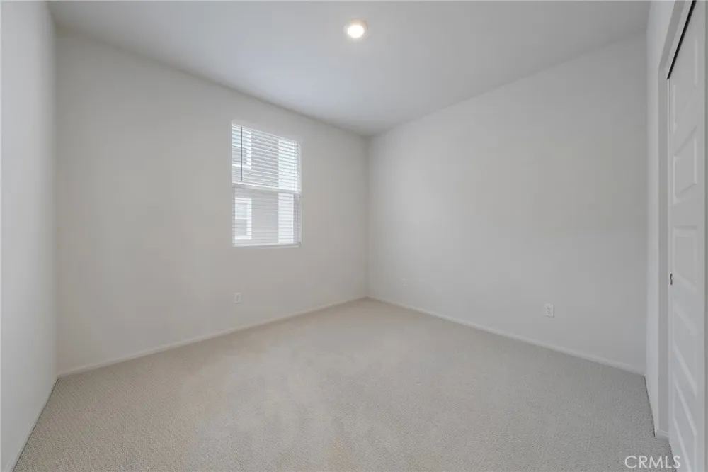 236 lockhart Way West Covina, CA 91790