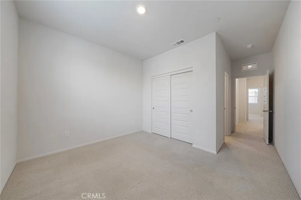 236 lockhart Way West Covina, CA 91790