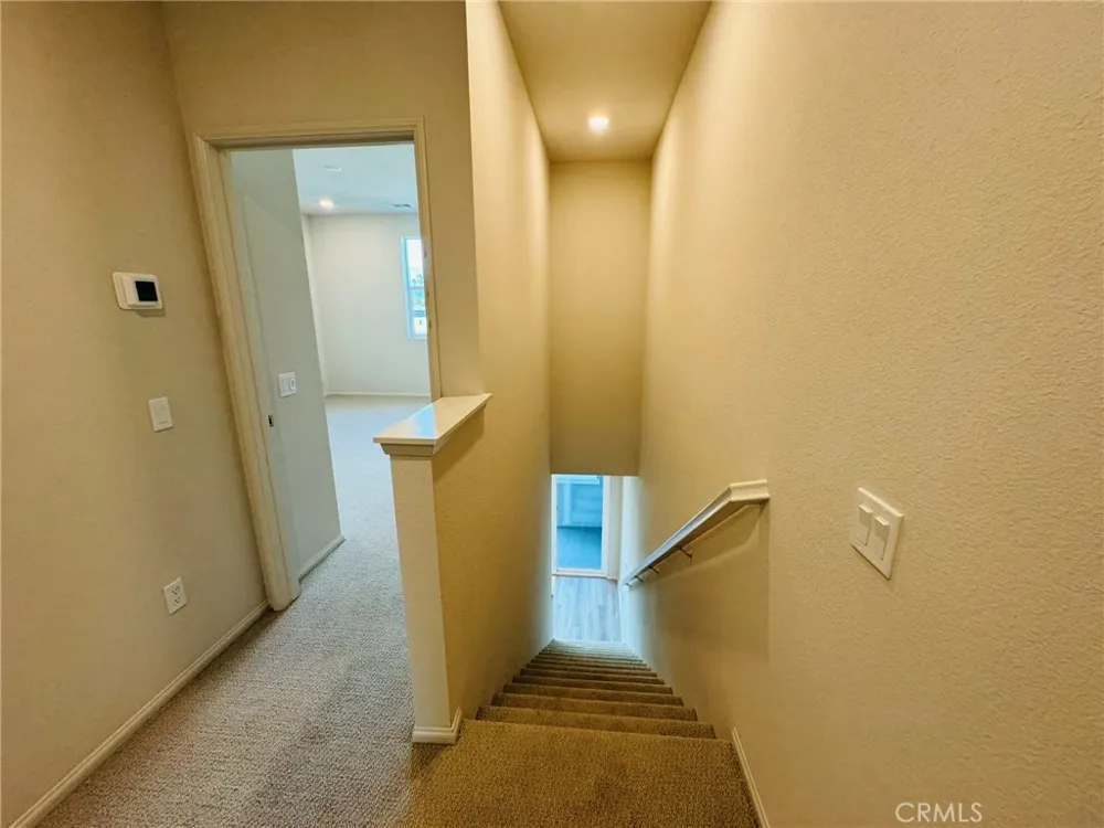 236 lockhart Way West Covina, CA 91790