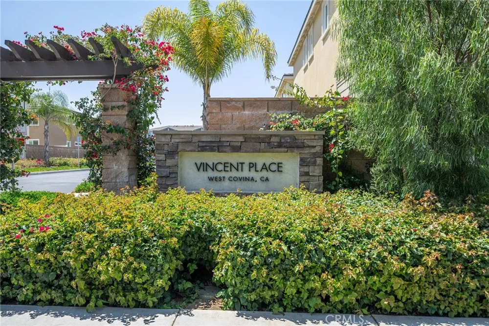 236 lockhart Way West Covina, CA 91790