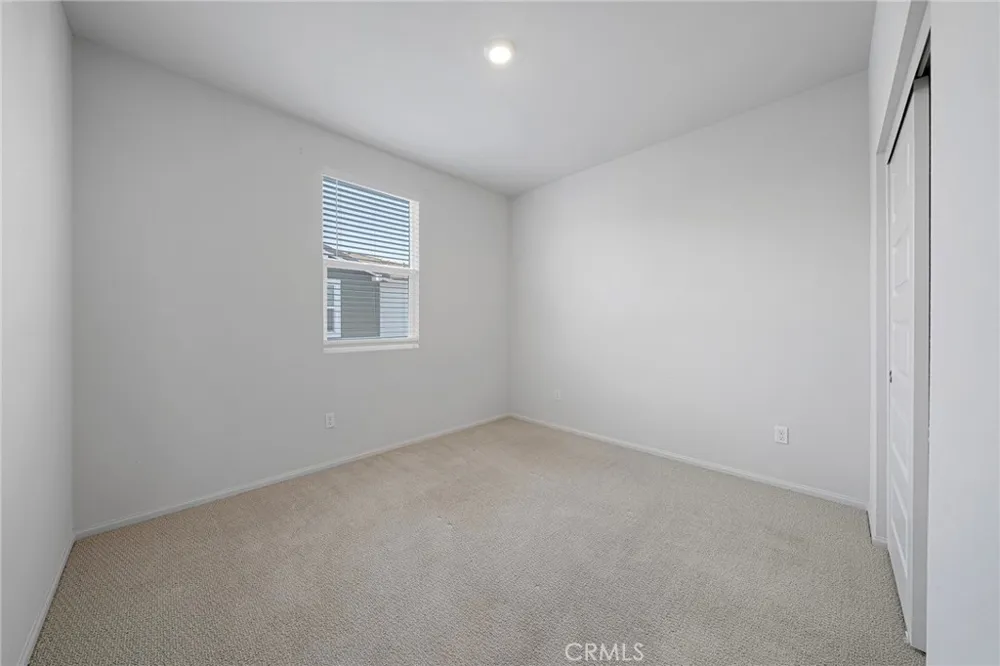 236 lockhart Way West Covina, CA 91790