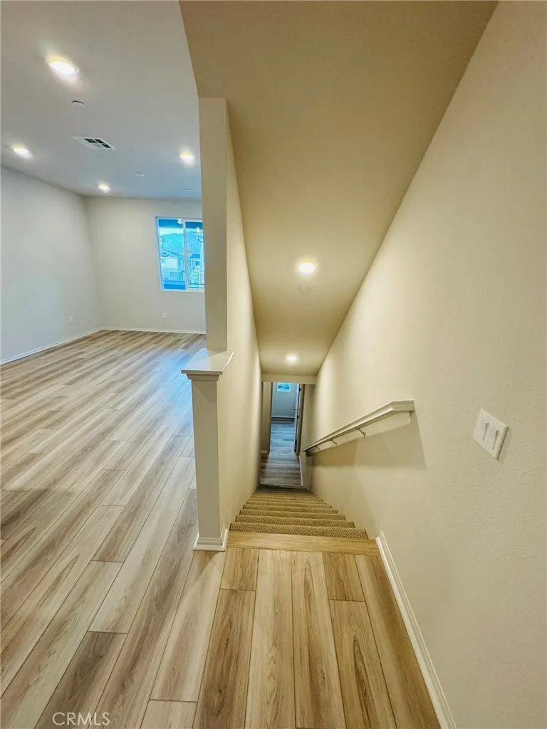 236 lockhart Way West Covina, CA 91790