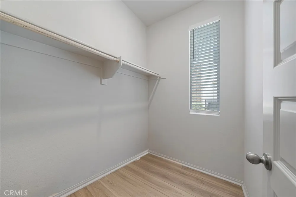 236 lockhart Way West Covina, CA 91790