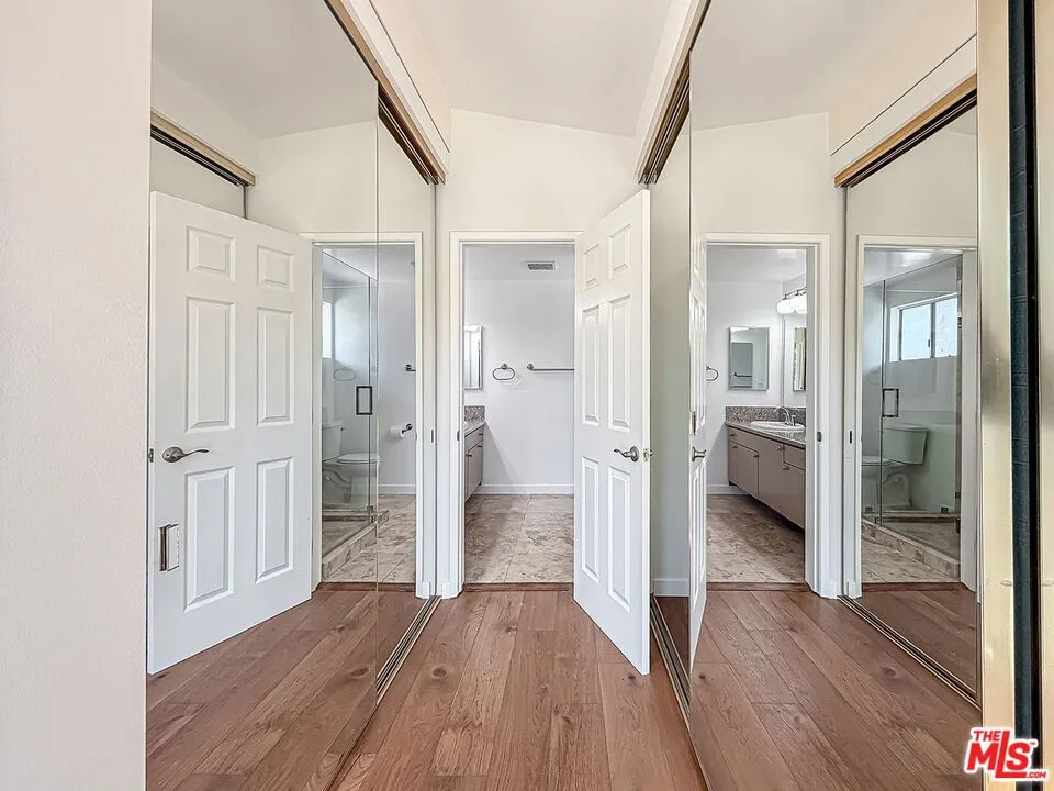 4117 Ellenita Avenue Tarzana, CA 91356
