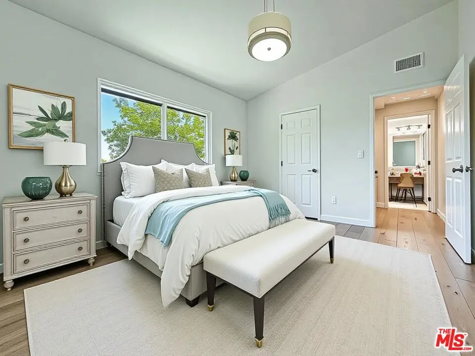 4117 Ellenita Avenue Tarzana, CA 91356
