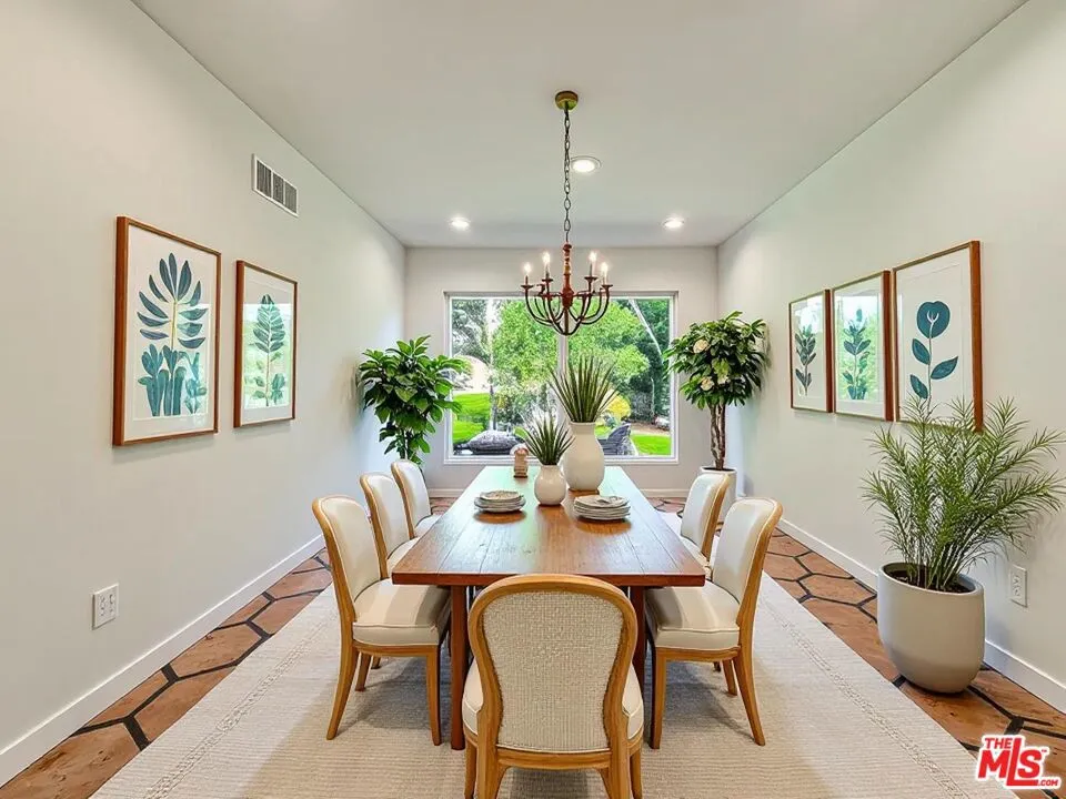4117 Ellenita Avenue Tarzana, CA 91356