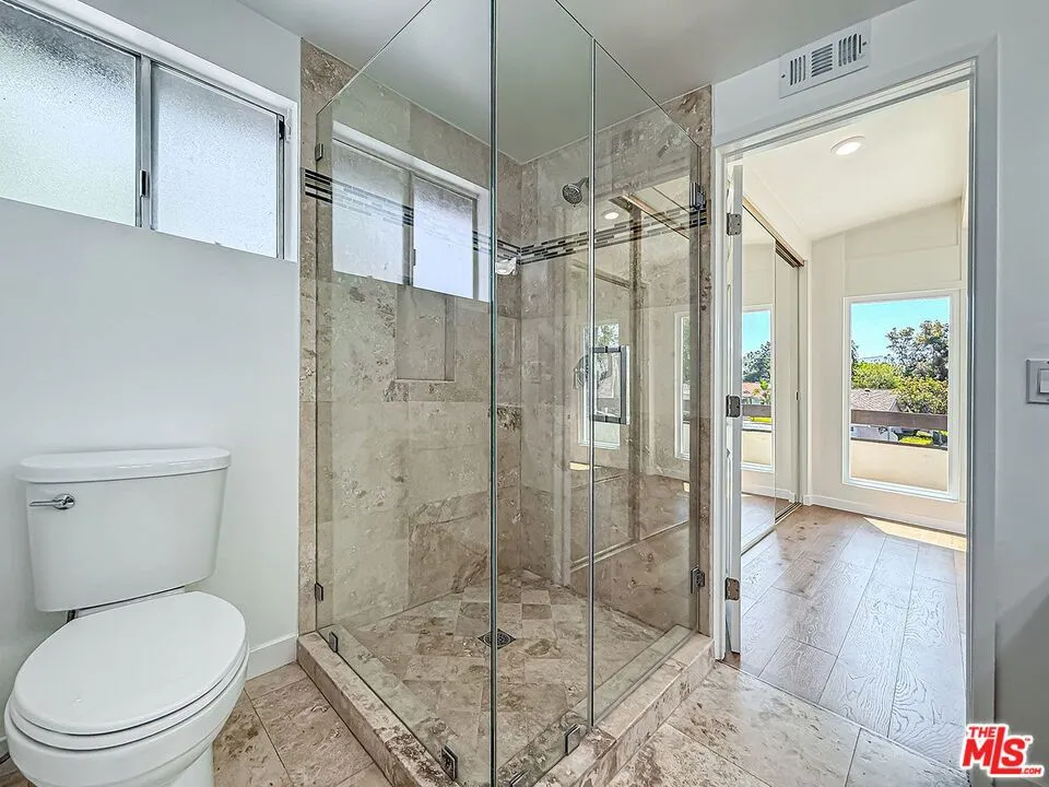 4117 Ellenita Avenue Tarzana, CA 91356