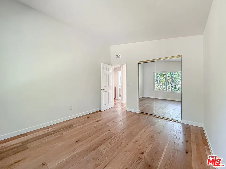 4117 Ellenita Avenue Tarzana, CA 91356