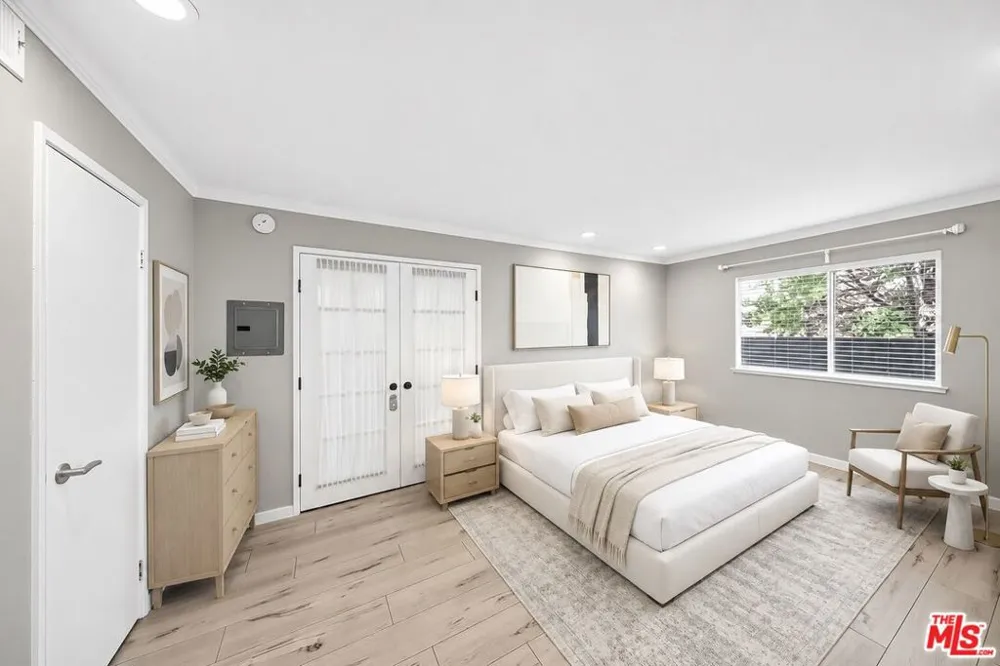 2700 Cahuenga Boulevard #4220 Los Angeles, CA 90068