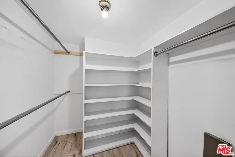 2700 Cahuenga Boulevard #4220 Los Angeles, CA 90068