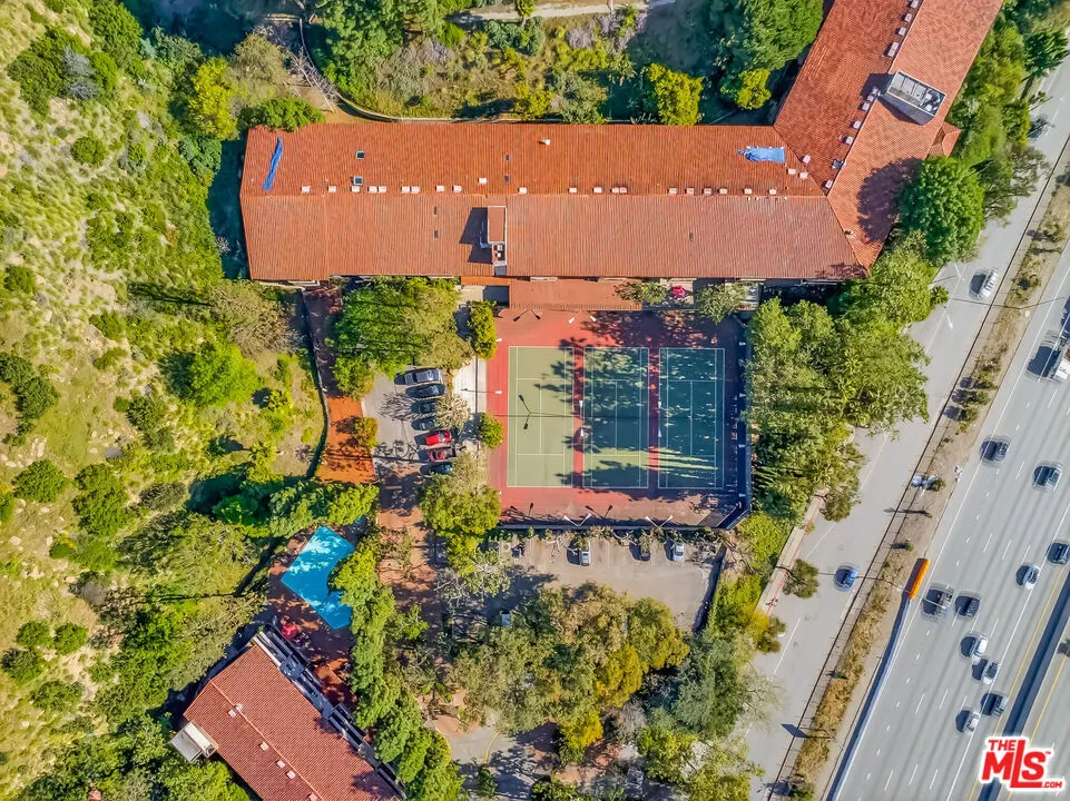 2700 Cahuenga Boulevard #4220 Los Angeles, CA 90068