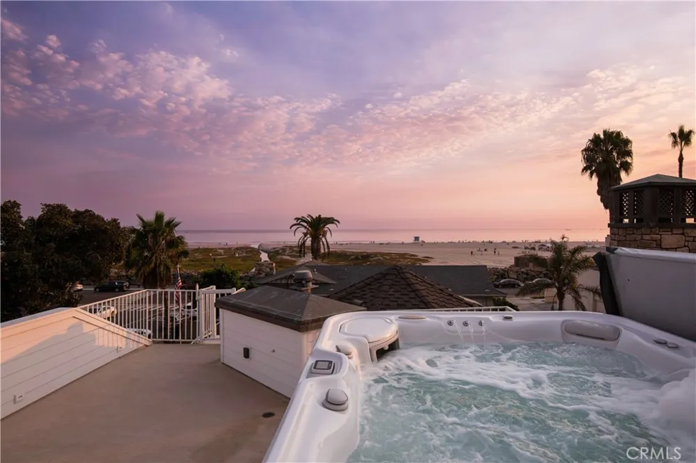 1160 Pine St Coronado, CA 92118
