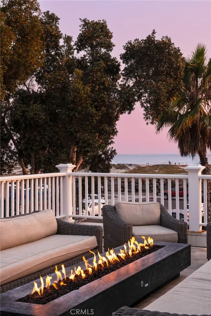 1160 Pine St Coronado, CA 92118