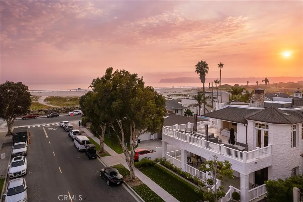 1160 Pine St Coronado, CA 92118