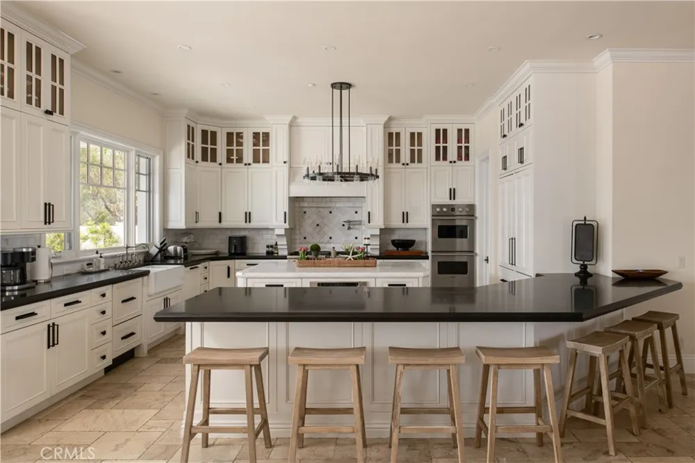 1160 Pine St Coronado, CA 92118