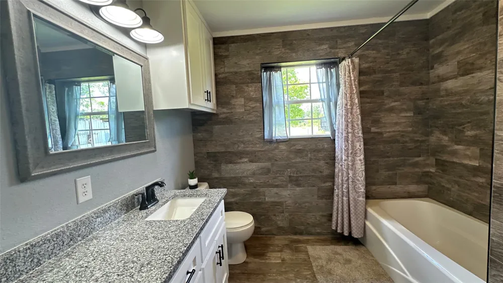 1543 Rs County Road 2570 Alba, TX 75410