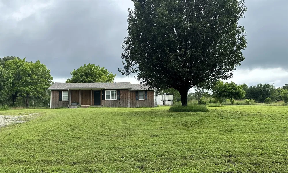 1543 Rs County Road 2570 Alba, TX 75410