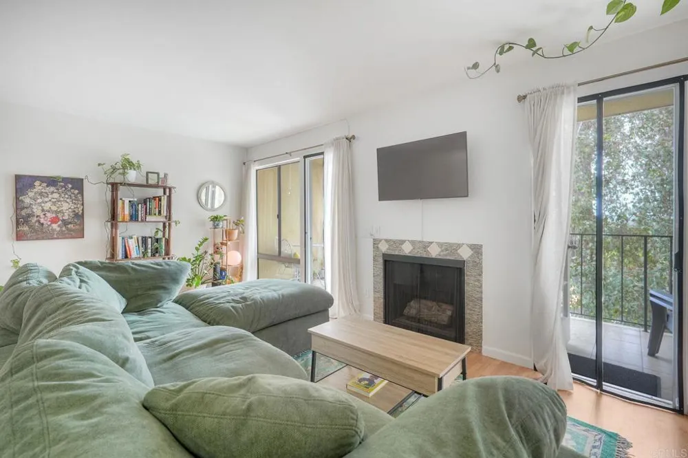 2251 Altisma Way Carlsbad, CA 92009