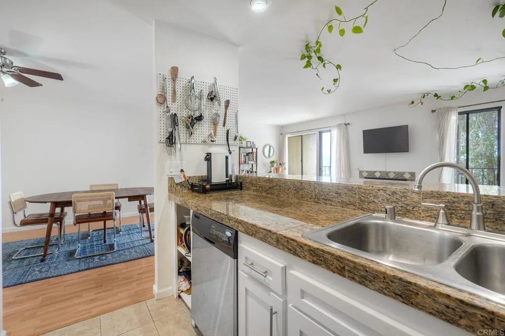 2251 Altisma Way Carlsbad, CA 92009