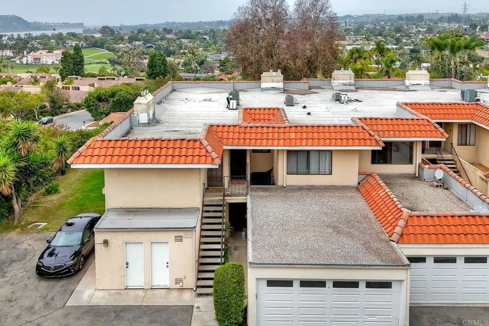 2251 Altisma Way Carlsbad, CA 92009
