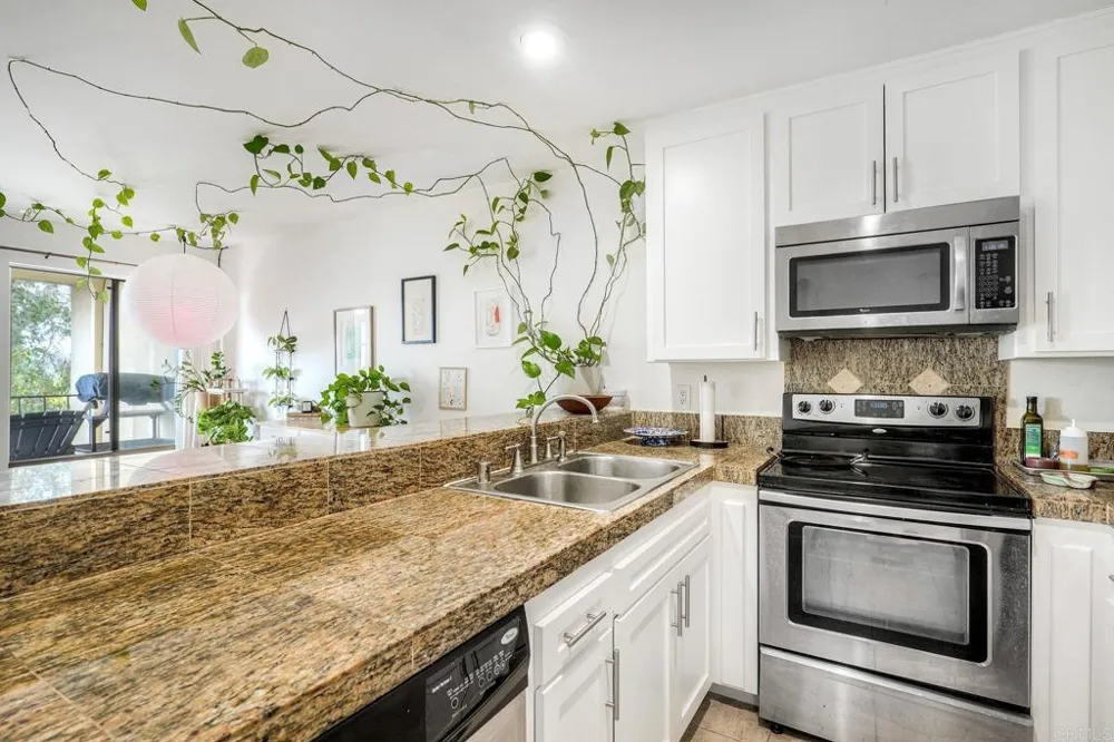 2251 Altisma Way Carlsbad, CA 92009