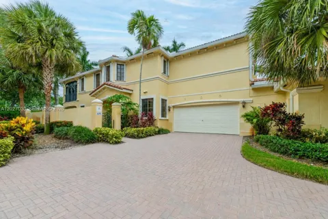 1695 Passion Vine Cir #22-1