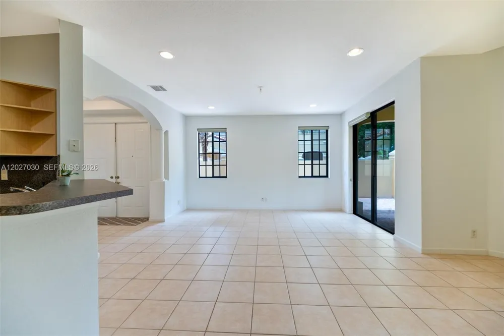 1695 Passion Vine Cir #22-1 Weston, FL 33326