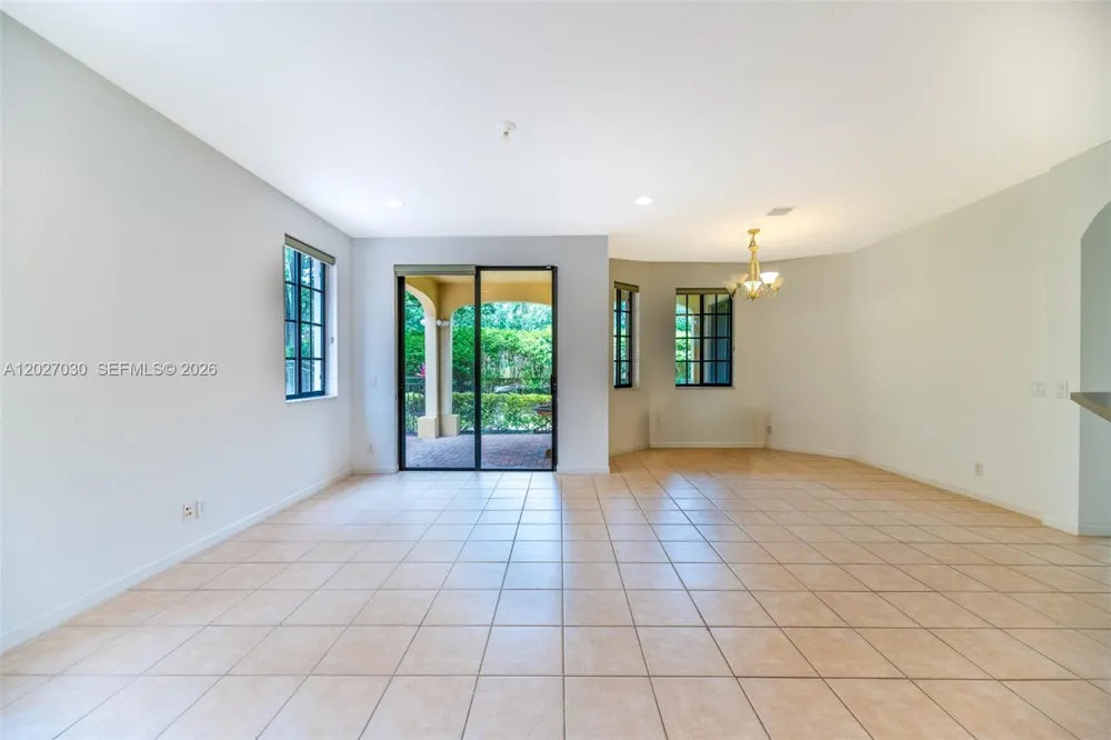1695 Passion Vine Cir #22-1 Weston, FL 33326