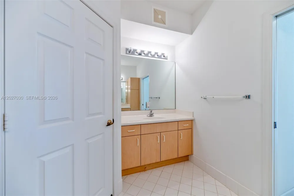 1695 Passion Vine Cir #22-1 Weston, FL 33326