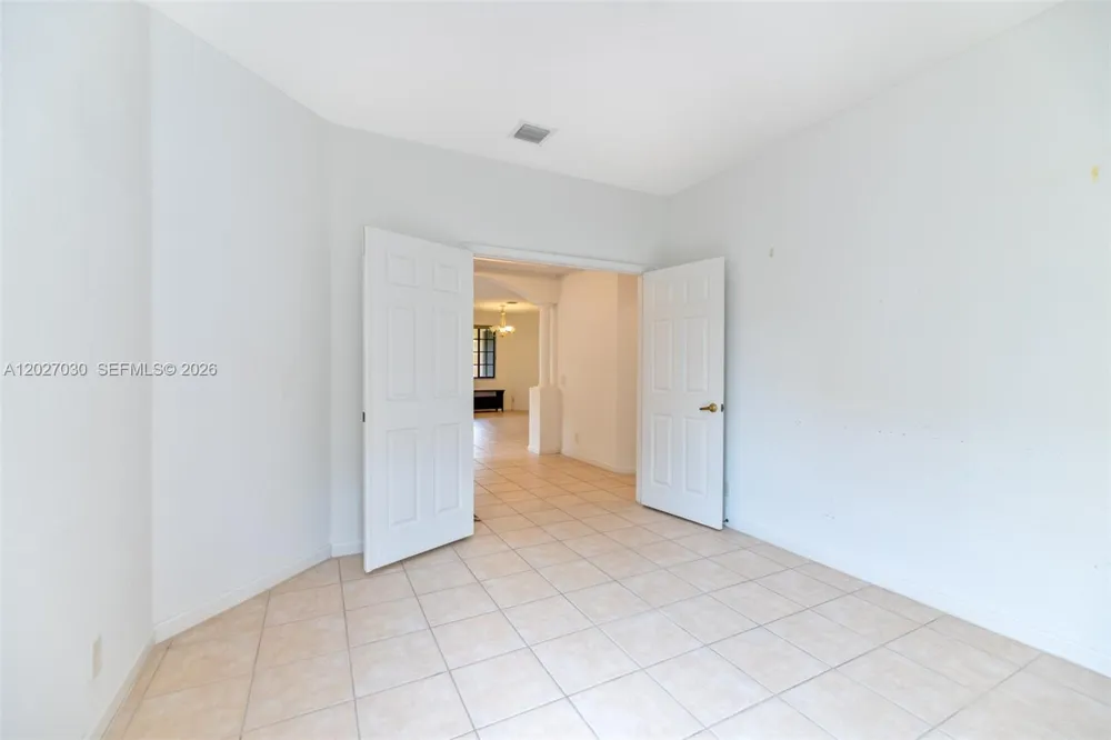 1695 Passion Vine Cir #22-1 Weston, FL 33326