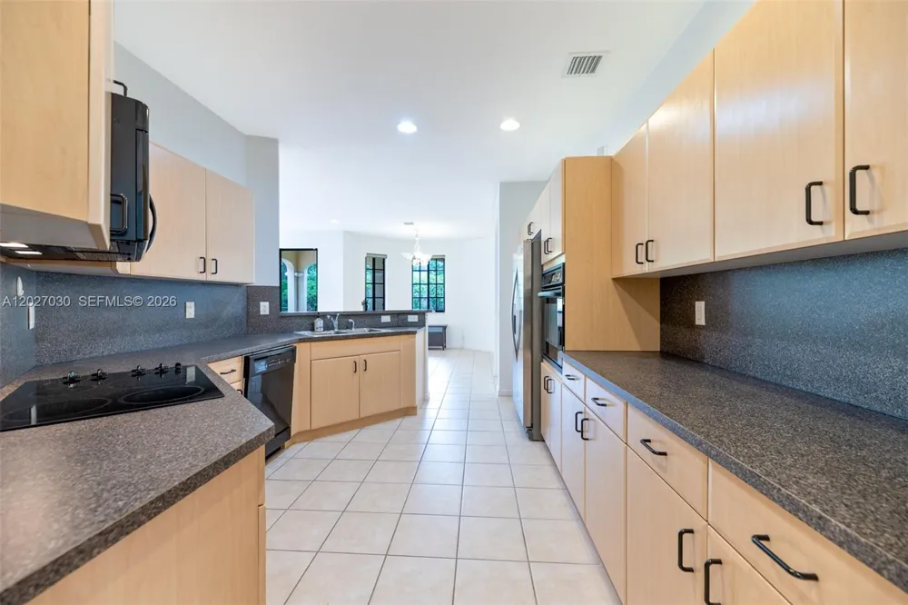 1695 Passion Vine Cir #22-1 Weston, FL 33326