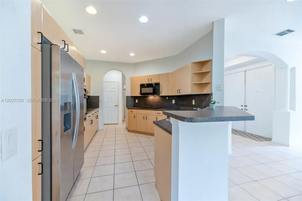 1695 Passion Vine Cir #22-1 Weston, FL 33326