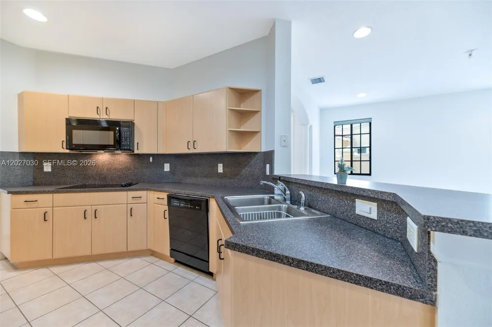 1695 Passion Vine Cir #22-1 Weston, FL 33326