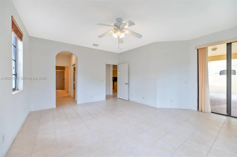 1695 Passion Vine Cir #22-1 Weston, FL 33326