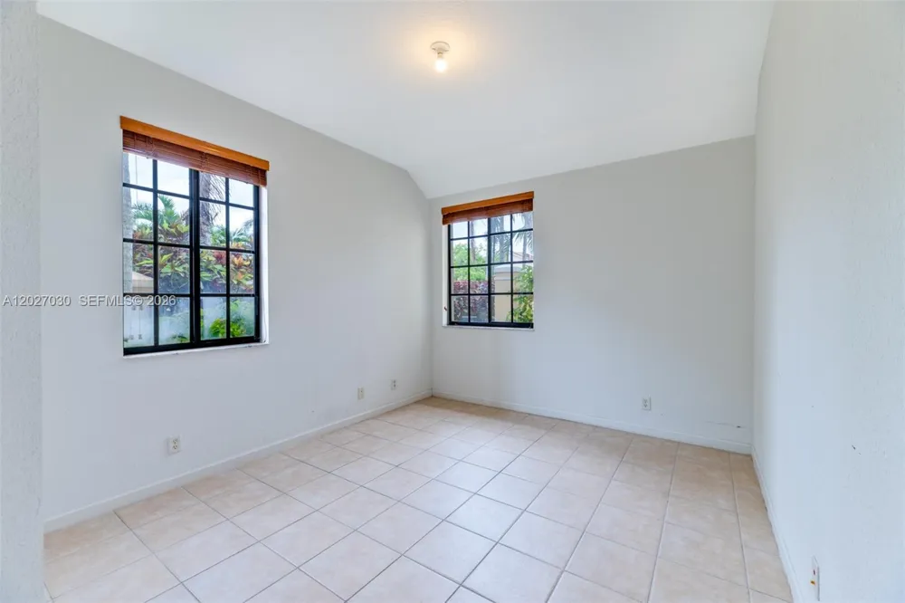 1695 Passion Vine Cir #22-1 Weston, FL 33326
