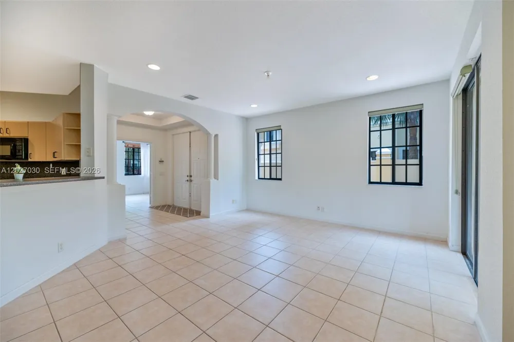 1695 Passion Vine Cir #22-1 Weston, FL 33326