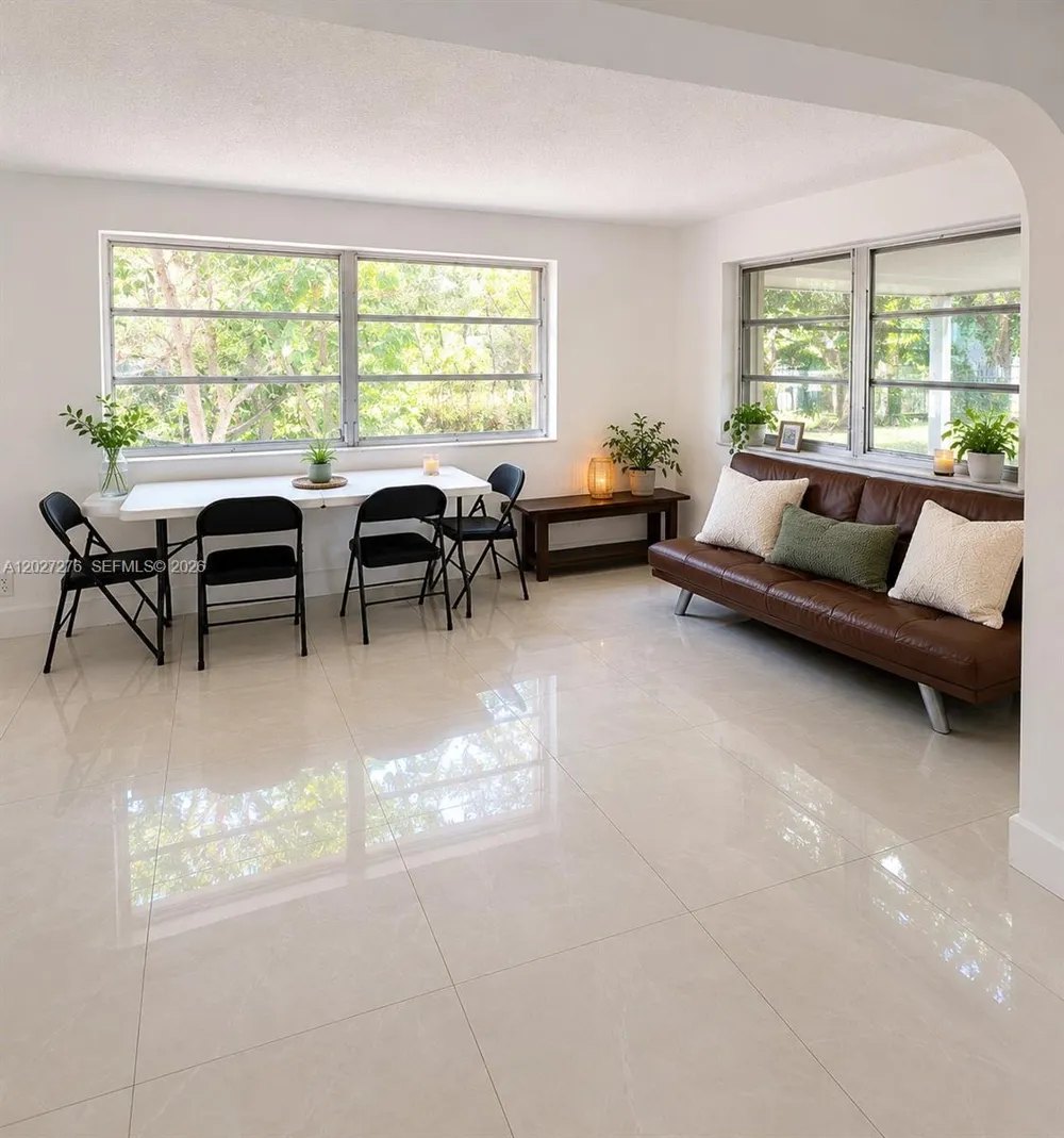 1109 NE 4th Ct Hallandale Beach, FL 33009