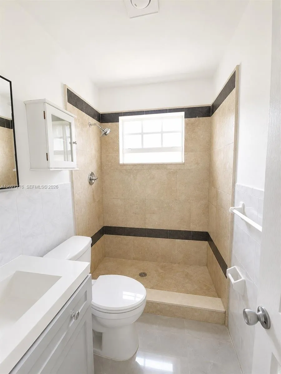 1109 NE 4th Ct Hallandale Beach, FL 33009