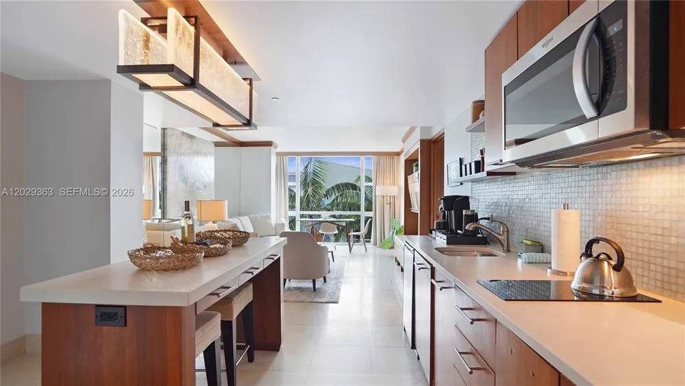 6801 Collins Ave #315 Miami Beach, FL 33141