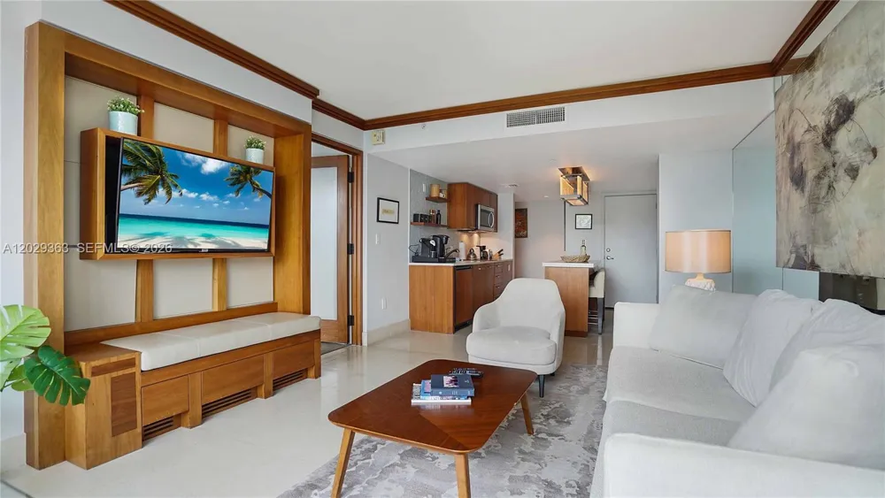 6801 Collins Ave #315 Miami Beach, FL 33141