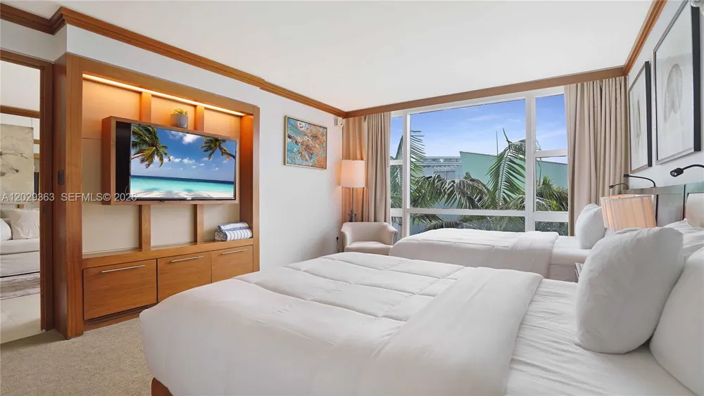 6801 Collins Ave #315 Miami Beach, FL 33141