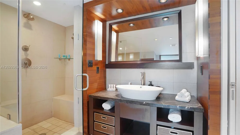 6801 Collins Ave #315 Miami Beach, FL 33141