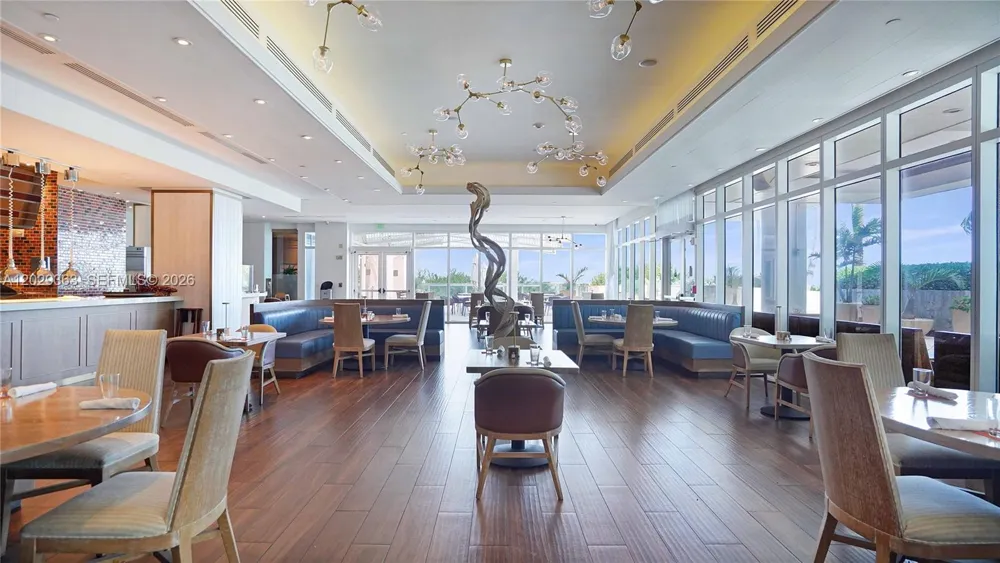 6801 Collins Ave #315 Miami Beach, FL 33141