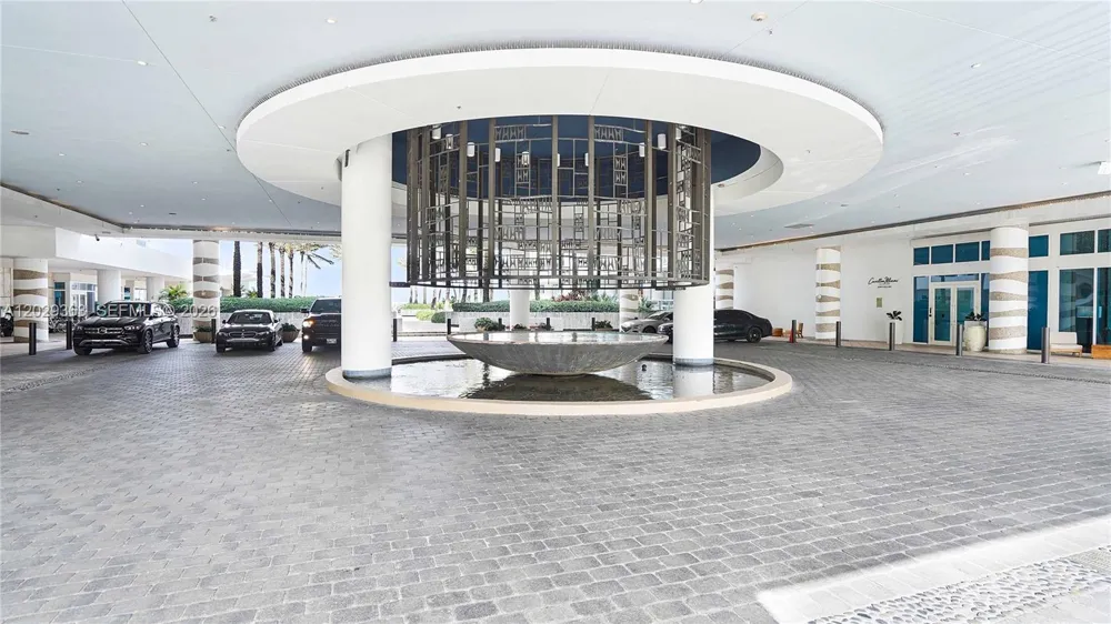 6801 Collins Ave #315 Miami Beach, FL 33141