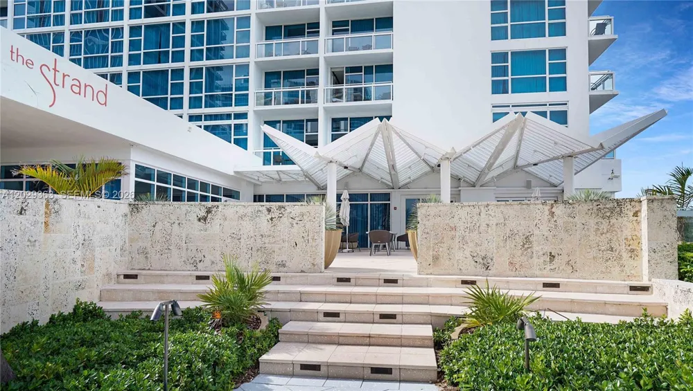 6801 Collins Ave #315 Miami Beach, FL 33141