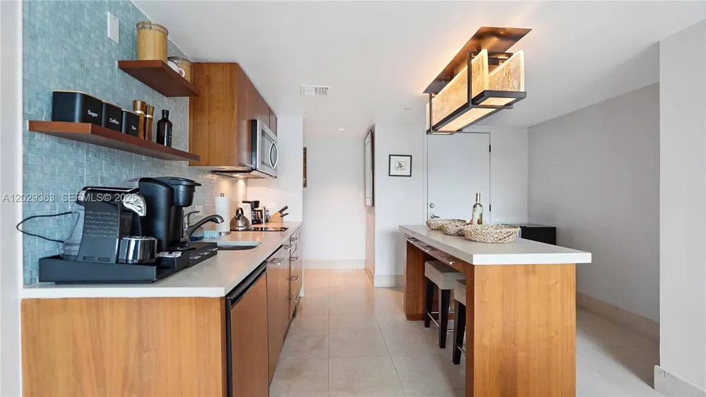 6801 Collins Ave #315 Miami Beach, FL 33141