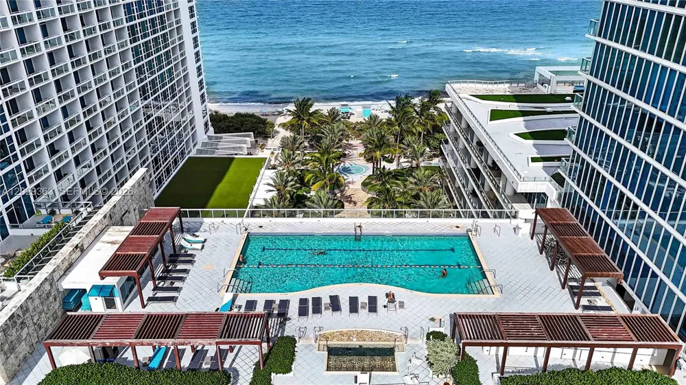 6801 Collins Ave #315 Miami Beach, FL 33141