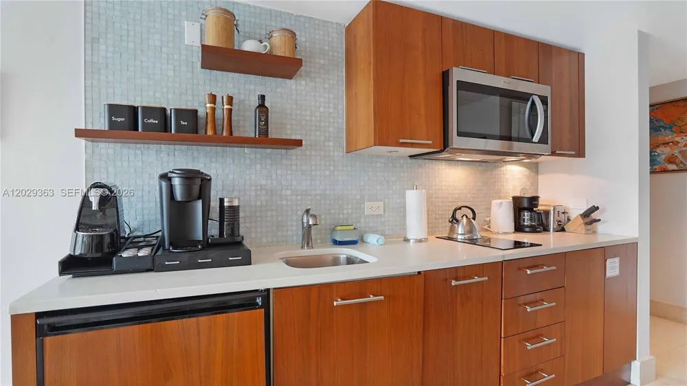 6801 Collins Ave #315 Miami Beach, FL 33141